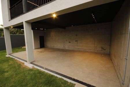 Casa de condomínio à venda com 523m², 4 quartos e 4 vagasespaço