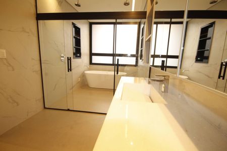 Casa de condomínio à venda com 523m², 4 quartos e 4 vagasbanheiro 5