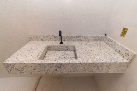 Casa à venda com 160m², 3 quartos e 2 vagasBanheiro da Suíte 1