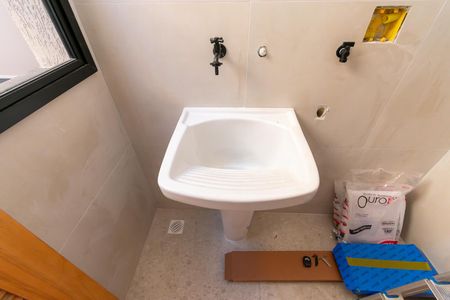 Casa à venda com 160m², 3 quartos e 2 vagasÁrea de Serviço