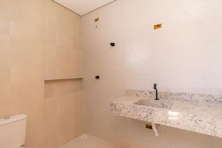 Casa à venda com 160m², 3 quartos e 2 vagasBanheiro da Suíte 1