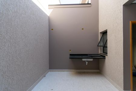 Casa à venda com 160m², 3 quartos e 2 vagasQuintal