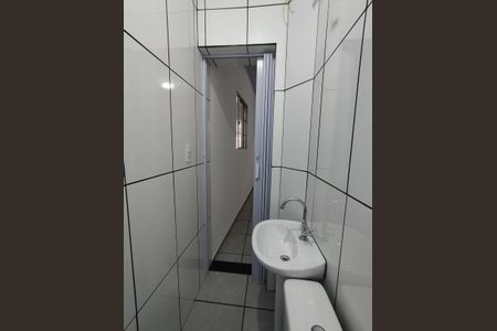 Banheiro Social de kitnet/studio para alugar com 1 quarto, 29m² em Cambuci, São Paulo