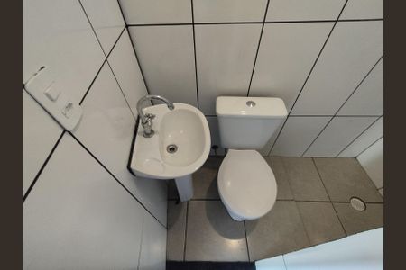 Casa para alugar com 35m², 1 quarto e sem vaga Casa para alugar com 35m², 1 quarto e sem vagaBanheiro Social