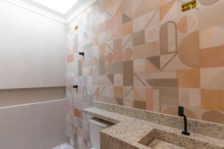 Casa à venda com 160m², 3 quartos e 2 vagas Casa à venda com 160m², 3 quartos e 2 vagasBanheiro da Suíte 2