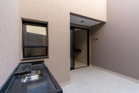 Casa à venda com 160m², 3 quartos e 2 vagas Casa à venda com 160m², 3 quartos e 2 vagasQuintal