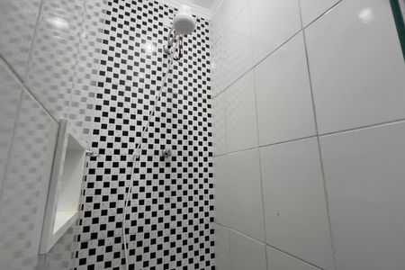 Banheiro de kitnet/studio para alugar com 1 quarto, 15m² em Vila Galvão, Guarulhos