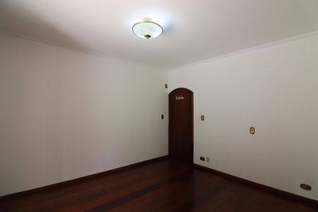 Casa à venda com 252m², 3 quartos e 2 vagasSuíte