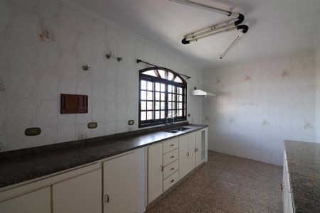 Casa à venda com 252m², 3 quartos e 2 vagasCozinha