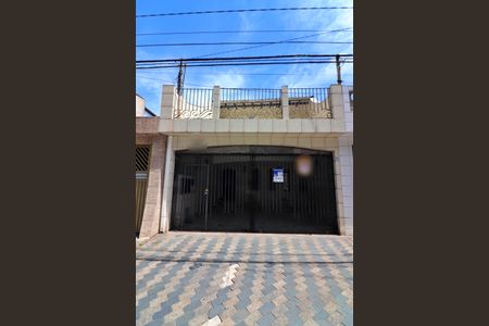 Casa à venda com 252m², 3 quartos e 2 vagasFachada