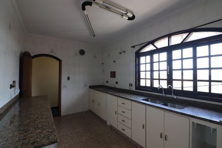 Casa à venda com 252m², 3 quartos e 2 vagasCozinha