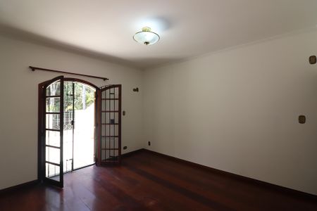 Casa à venda com 252m², 3 quartos e 2 vagasSuíte