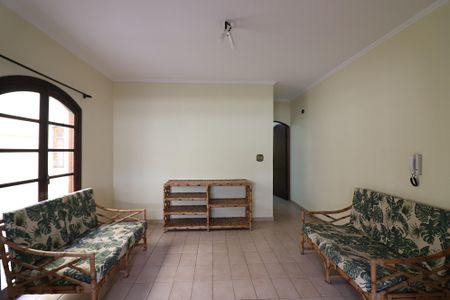 Casa à venda com 252m², 3 quartos e 2 vagasHall