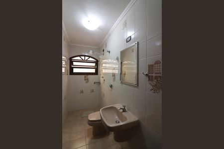 Casa à venda com 252m², 3 quartos e 2 vagasBanheiro de Serviço