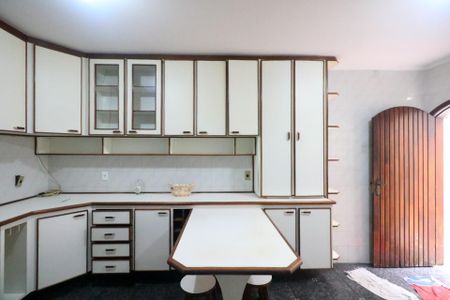 Casa à venda com 333m², 4 quartos e 4 vagas Casa à venda com 333m², 4 quartos e 4 vagasCozinha