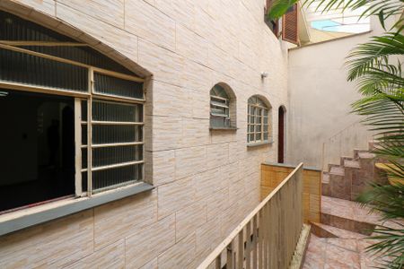 Casa à venda com 333m², 4 quartos e 4 vagas Casa à venda com 333m², 4 quartos e 4 vagasQuintal