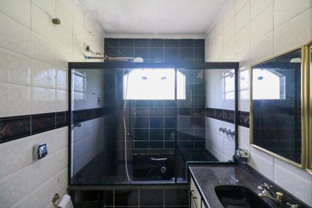 Casa à venda com 333m², 4 quartos e 4 vagas Casa à venda com 333m², 4 quartos e 4 vagasBanheiro da Suíte