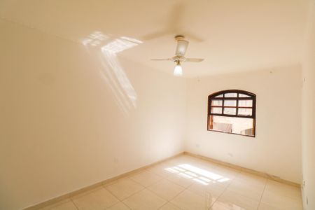 Casa à venda com 333m², 4 quartos e 4 vagas Casa à venda com 333m², 4 quartos e 4 vagasQuarto 3