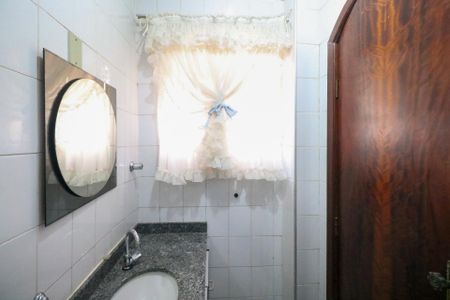 Casa à venda com 333m², 4 quartos e 4 vagas Casa à venda com 333m², 4 quartos e 4 vagasLavabo