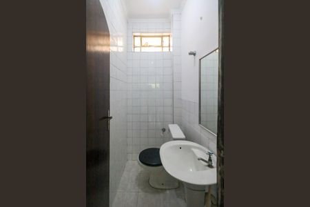 Casa à venda com 333m², 4 quartos e 4 vagas Casa à venda com 333m², 4 quartos e 4 vagasBanheiro da Garagem