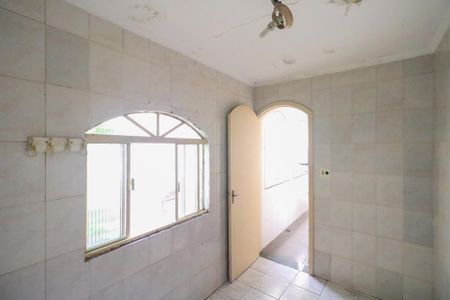 Casa à venda com 333m², 4 quartos e 4 vagas Casa à venda com 333m², 4 quartos e 4 vagasQuarto de Serviço