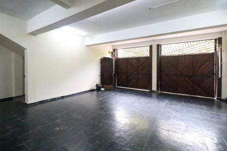 Casa à venda com 333m², 4 quartos e 4 vagas Casa à venda com 333m², 4 quartos e 4 vagasGaragem