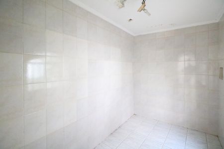 Casa à venda com 333m², 4 quartos e 4 vagas Casa à venda com 333m², 4 quartos e 4 vagasQuarto de Serviço