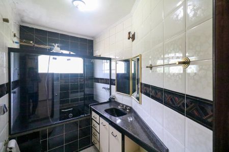 Casa à venda com 333m², 4 quartos e 4 vagas Casa à venda com 333m², 4 quartos e 4 vagasBanheiro da Suíte