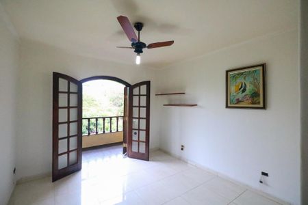 Casa à venda com 333m², 4 quartos e 4 vagas Casa à venda com 333m², 4 quartos e 4 vagasQuarto 1