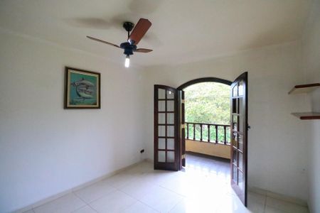 Casa à venda com 333m², 4 quartos e 4 vagas Casa à venda com 333m², 4 quartos e 4 vagasQuarto 1