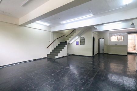 Casa à venda com 333m², 4 quartos e 4 vagas Casa à venda com 333m², 4 quartos e 4 vagasGaragem