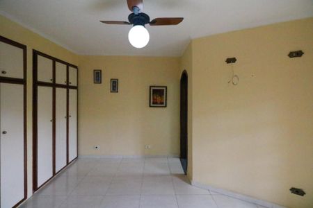 Casa à venda com 333m², 4 quartos e 4 vagas Casa à venda com 333m², 4 quartos e 4 vagasSuíte