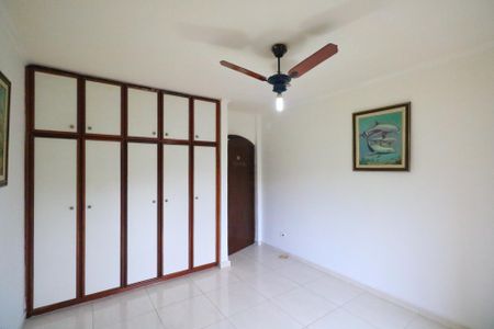 Casa à venda com 333m², 4 quartos e 4 vagas Casa à venda com 333m², 4 quartos e 4 vagasQuarto 1