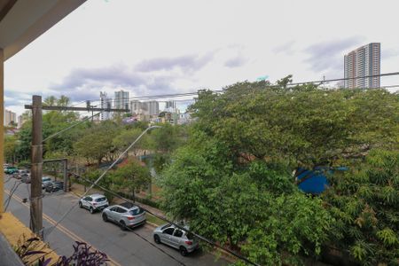 Casa à venda com 333m², 4 quartos e 4 vagas Casa à venda com 333m², 4 quartos e 4 vagasVaranda