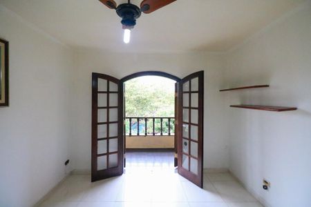 Casa à venda com 333m², 4 quartos e 4 vagas Casa à venda com 333m², 4 quartos e 4 vagasQuarto 1