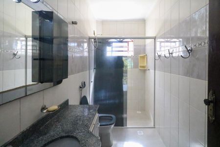 Casa à venda com 333m², 4 quartos e 4 vagas Casa à venda com 333m², 4 quartos e 4 vagasBanheiro 1