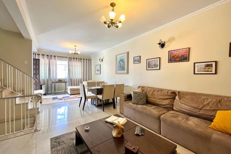 Casa à venda com 186m², 3 quartos e 2 vagas Casa à venda com 186m², 3 quartos e 2 vagasSala