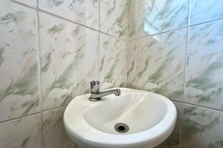 Casa à venda com 186m², 3 quartos e 2 vagas Casa à venda com 186m², 3 quartos e 2 vagasBanheiro de serviço