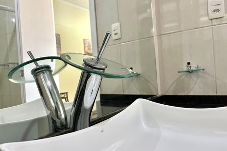 Casa à venda com 186m², 3 quartos e 2 vagas Casa à venda com 186m², 3 quartos e 2 vagasBanheiro Corredor