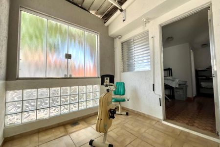 Casa à venda com 186m², 3 quartos e 2 vagas Casa à venda com 186m², 3 quartos e 2 vagasÁrea externa