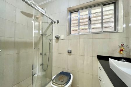 Casa à venda com 186m², 3 quartos e 2 vagas Casa à venda com 186m², 3 quartos e 2 vagasBanheiro Corredor