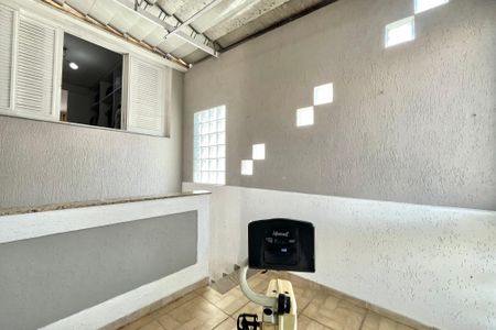 Casa à venda com 186m², 3 quartos e 2 vagas Casa à venda com 186m², 3 quartos e 2 vagasÁrea externa