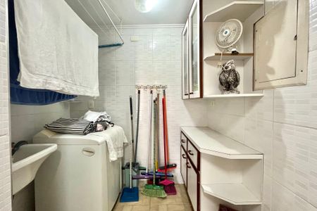 Casa à venda com 186m², 3 quartos e 2 vagas Casa à venda com 186m², 3 quartos e 2 vagasÁrea de Serviço