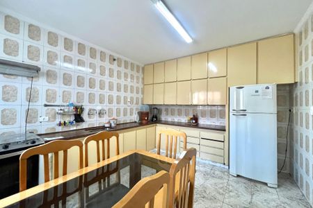 Casa à venda com 186m², 3 quartos e 2 vagas Casa à venda com 186m², 3 quartos e 2 vagasCozinha