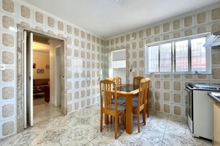 Casa à venda com 186m², 3 quartos e 2 vagas Casa à venda com 186m², 3 quartos e 2 vagasCozinha