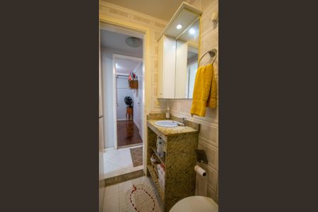 Apartamento à venda com 107m², 3 quartos e 1 vaga Apartamento à venda com 107m², 3 quartos e 1 vagaBanherio de Serviço
