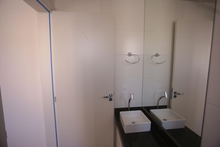 Apartamento para alugar com 57m², 2 quartos e 2 vagasBanheiro da Suíte