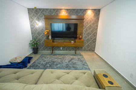 Sala de casa à venda com 3 quartos, 200m² em Braúnas, Belo Horizonte