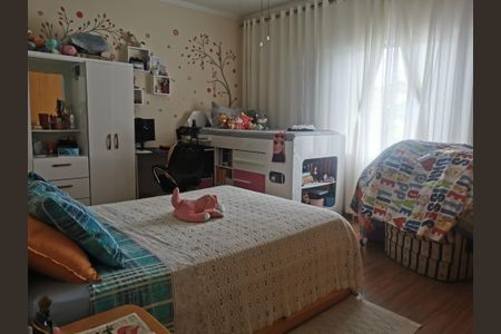 Casa à venda com 164m², 2 quartos e 4 vagas Casa à venda com 164m², 2 quartos e 4 vagasQuarto