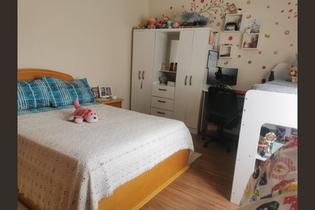 Casa à venda com 164m², 2 quartos e 4 vagas Casa à venda com 164m², 2 quartos e 4 vagasQuarto